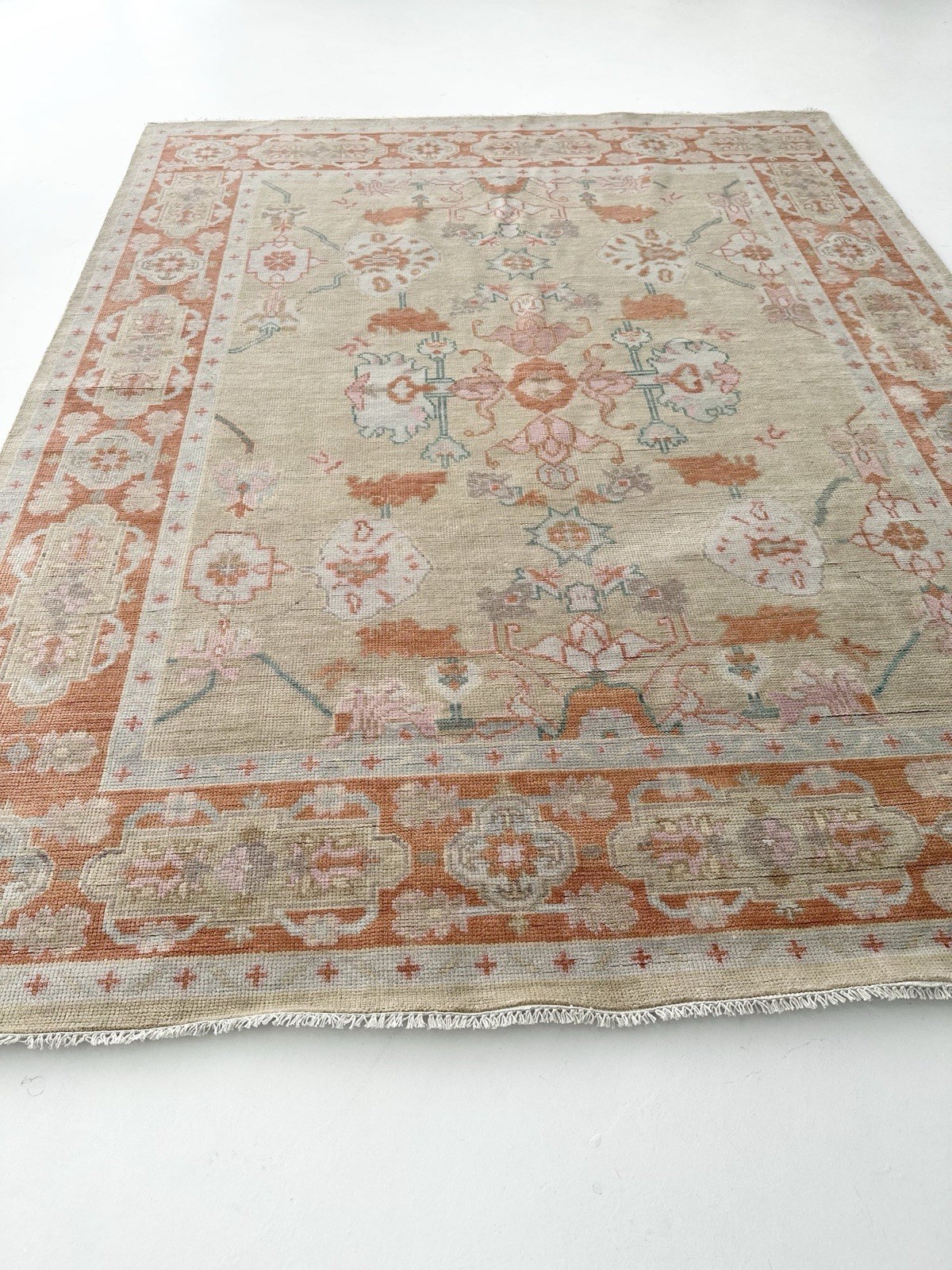 Premium Handmade Oushak Carpet – Beige, Orange & Pastel Motifs
