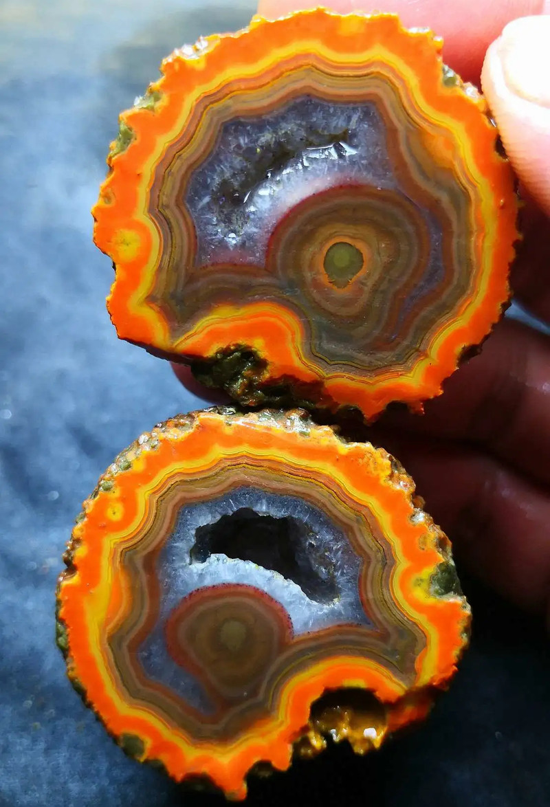 1Pair Rare China Natural Warring States Red Agate Geode Quartz Crystal Slices