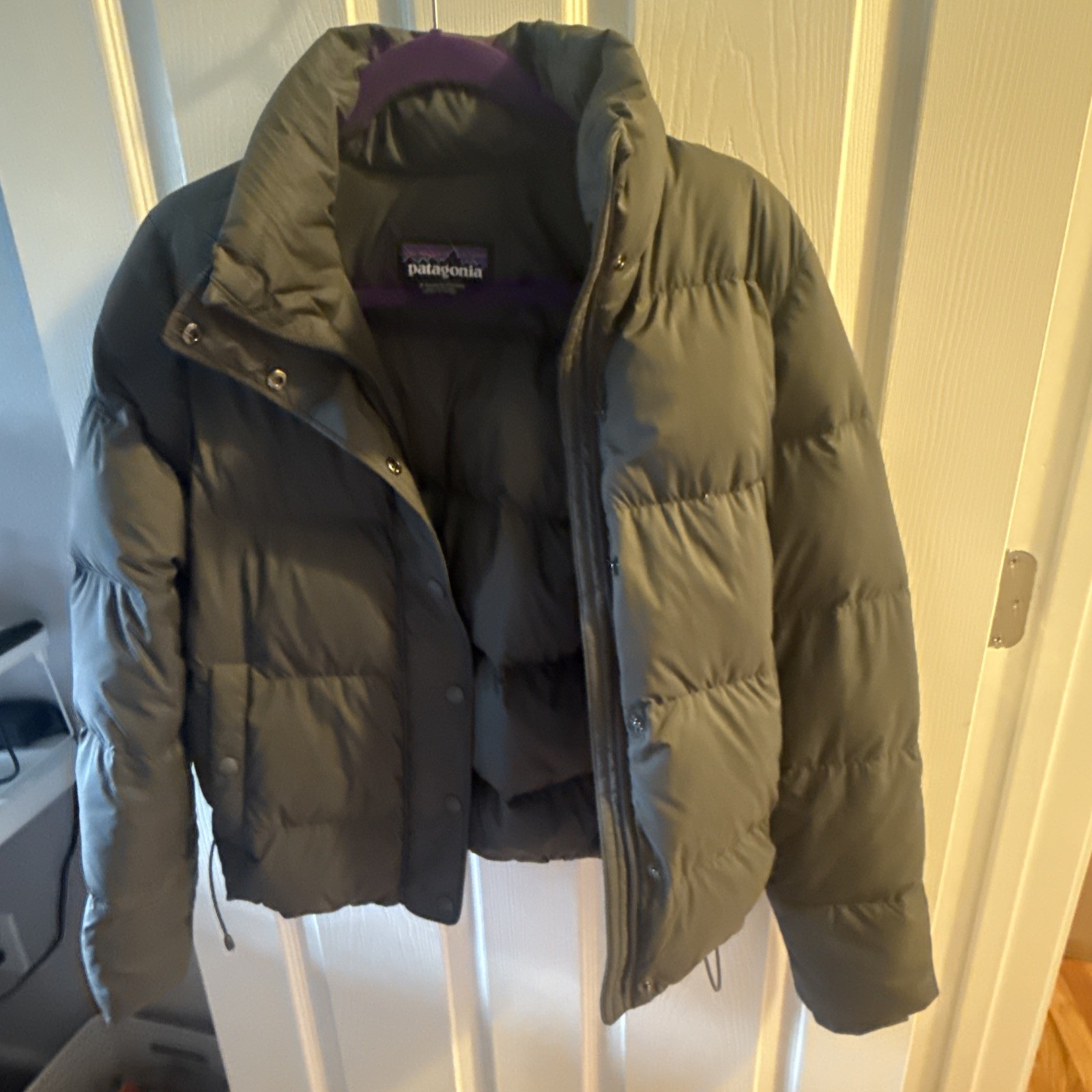 Patagonia Coat Women’s grey Silent Down Puffer Jacket Medium Patagonia Coat Women’s grey Silent Down Puffer Jacket Medium