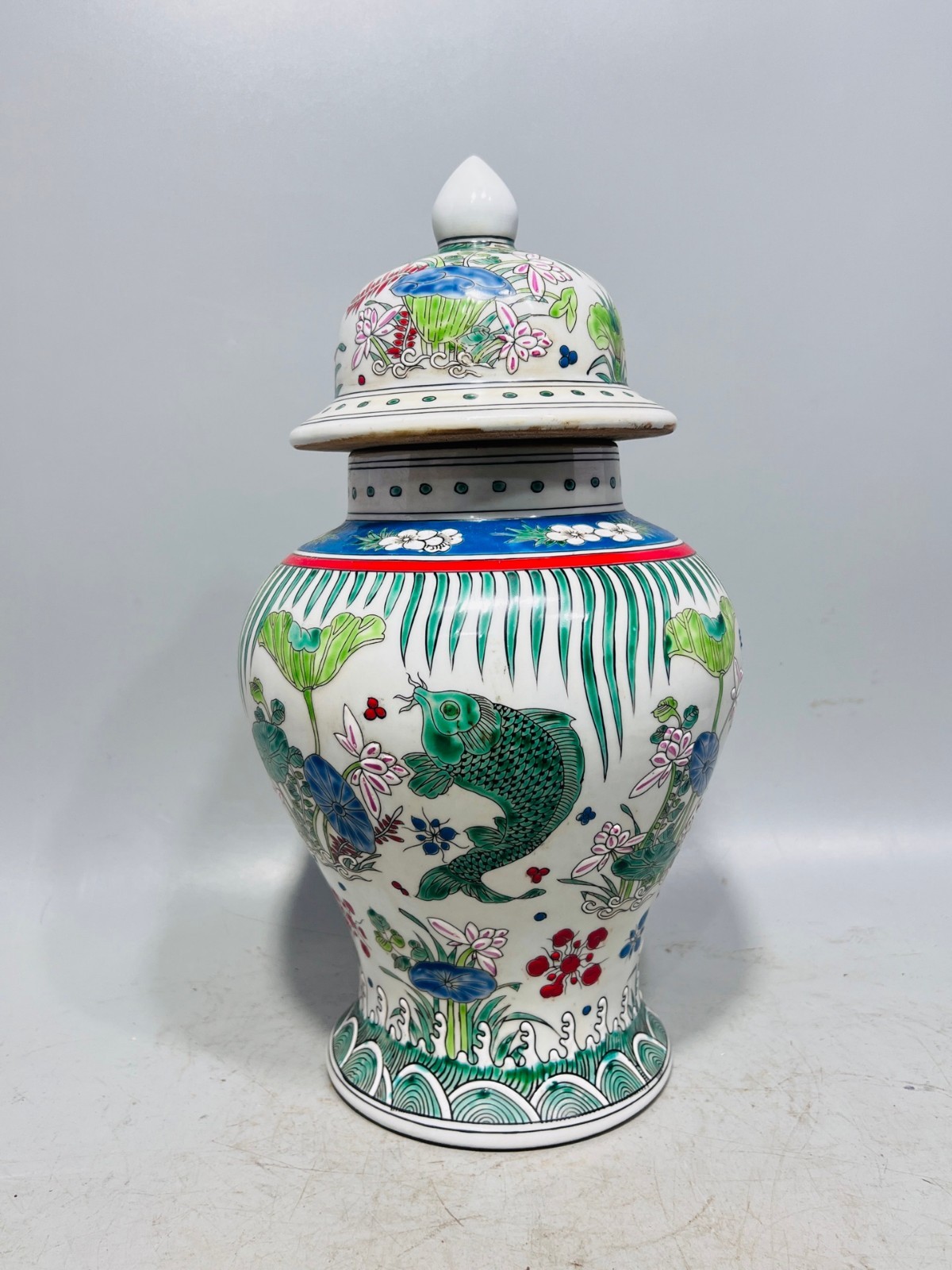 Qing~Pink Fish Grass Pattern General Jar