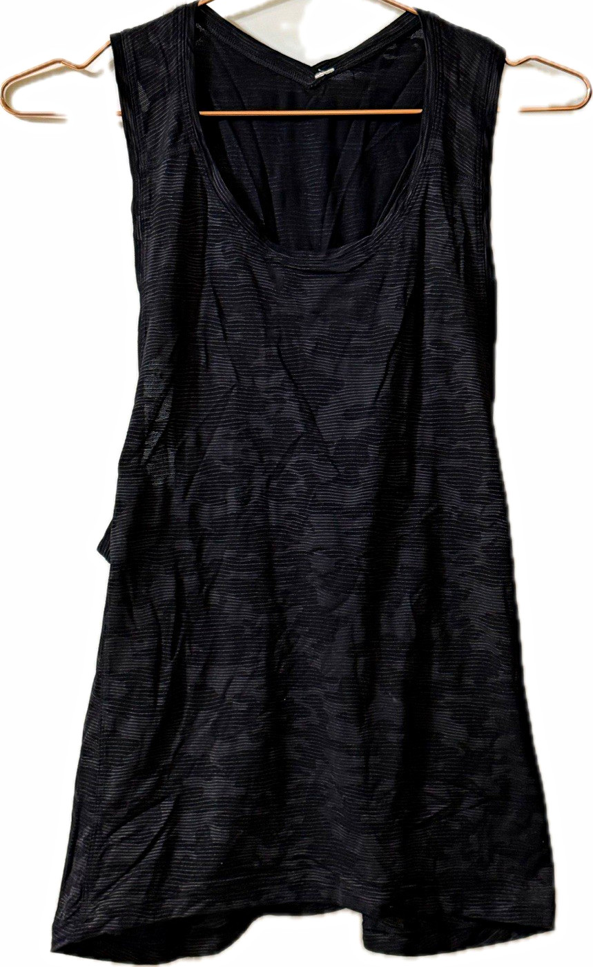 Lululemon Black Sleeveless V-Neck Tank Lightweight Breathable Gym One Size Lululemon Black Sleeveless V-Neck Tank Lightweight Breathable Gym One Size