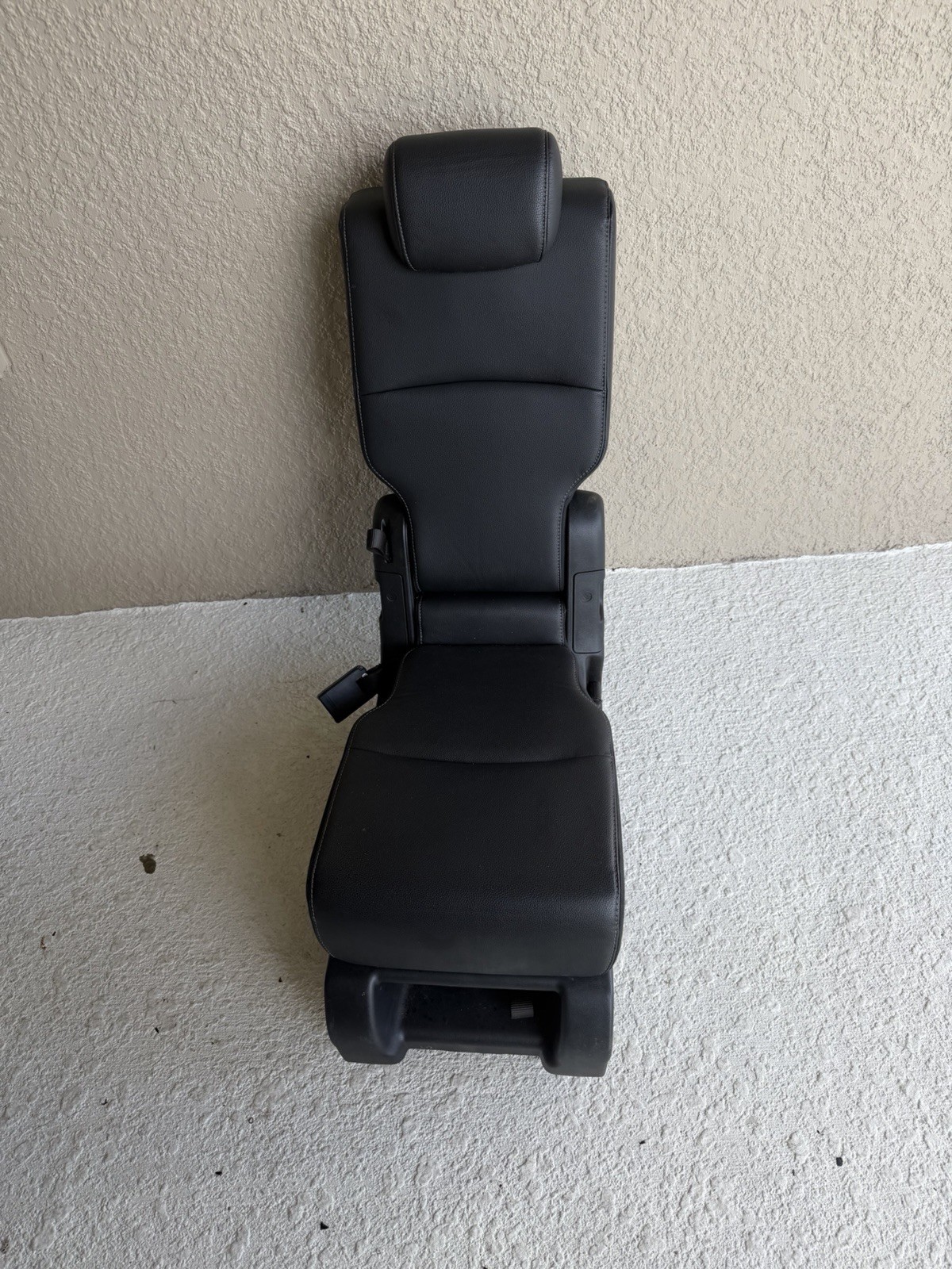 2018 2019 2020 2021 Honda Odyssey Middle Seat Second Row Black Leather Read 2018 2019 2020 2021 Honda Odyssey Middle Seat Second Row Black Leather Read