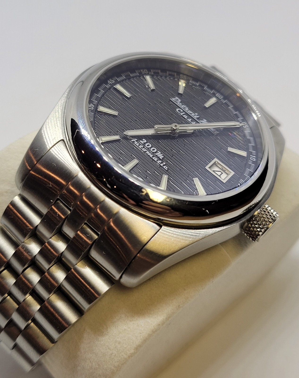 Detroit Mint Classic Automatic Dress Sports watch Bonfire Black Detroit Mint Classic Automatic Dress Sports watch Bonfire Black