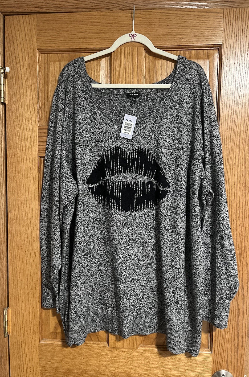NWT Torrid Gray Black Lip Drop Shoulder Tunic Long Sleeve Sweater Top, Size 4X