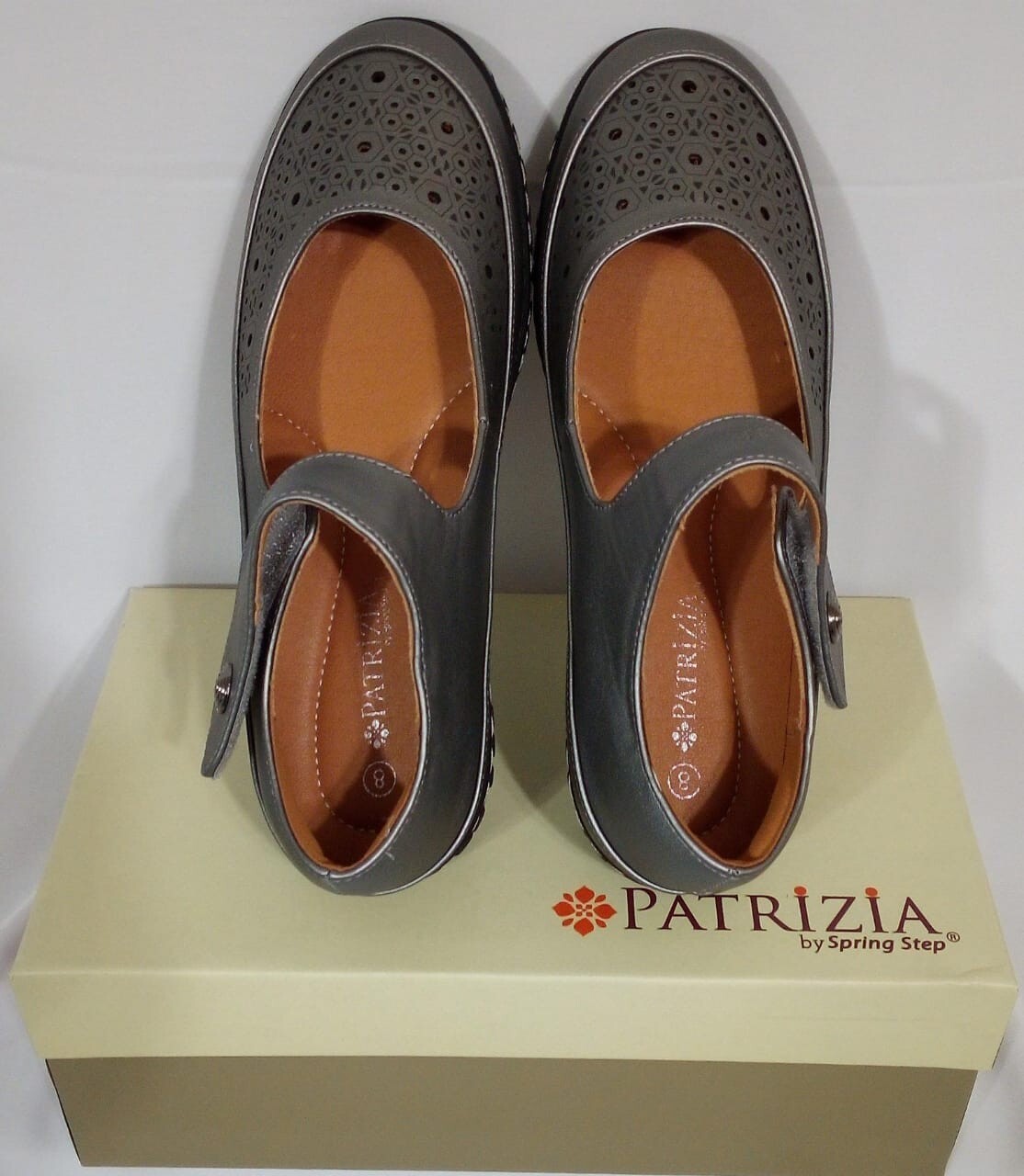 Patrizia Women\'s Lerma Spring Step Leather Closed Toe Sandal Shoes Gray Size 8M Patrizia Women\'s Lerma Spring Step Leather Closed Toe Sandal Shoes Gray Size 8M