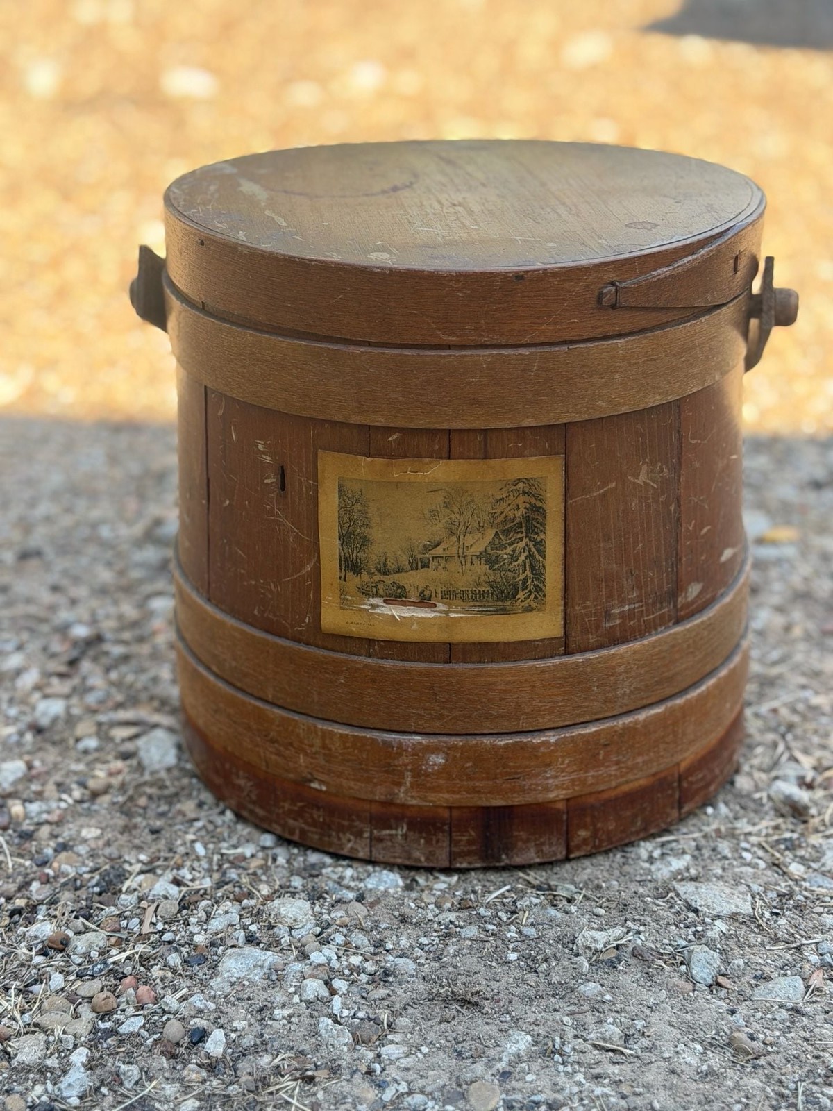 Fine Quality Late 19th Century Pennsylvania Shaker Bucket With Lid