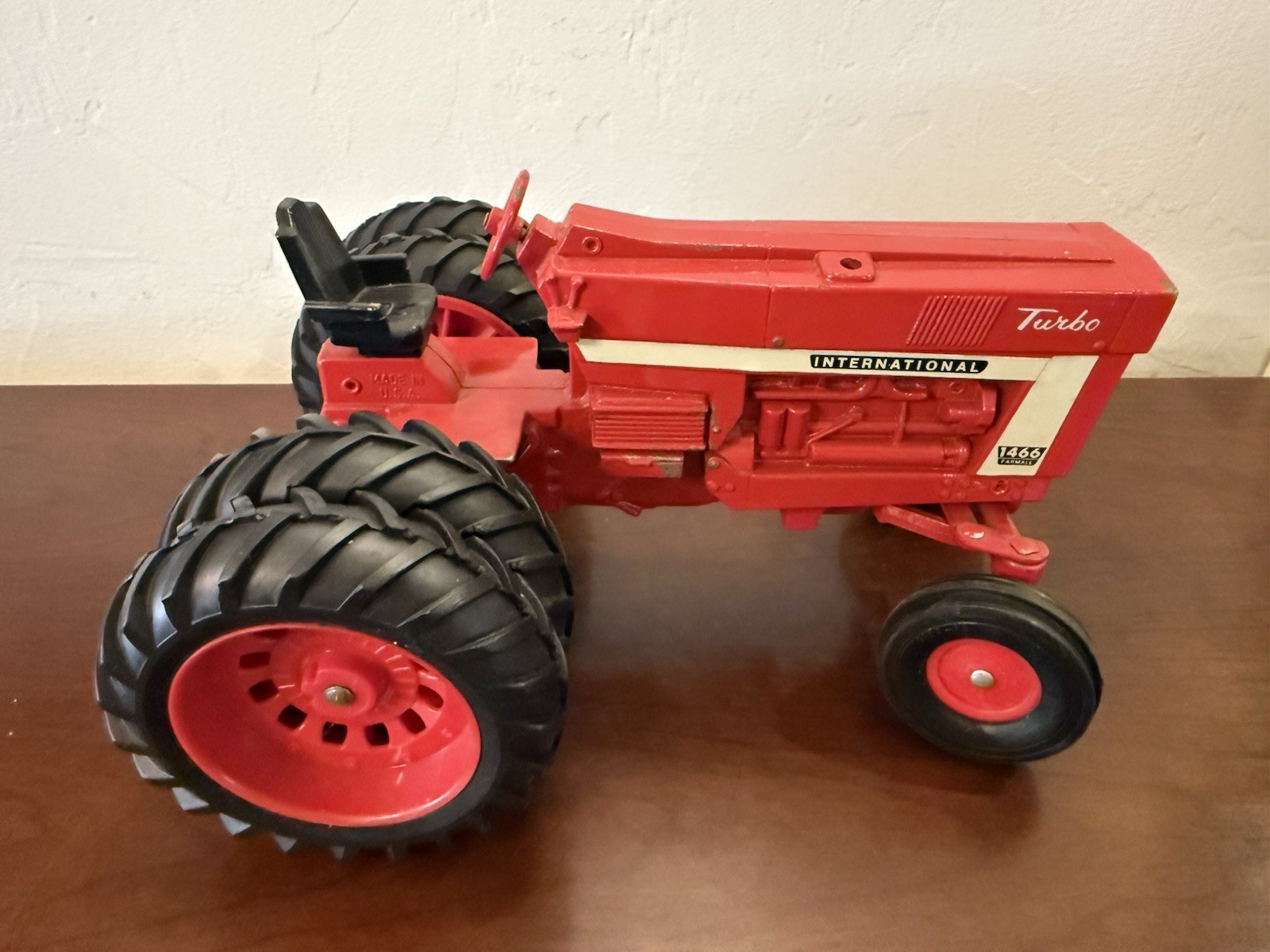 Vintage 1970s ERTL International Harvester 1466 Turbo Toy Tractor, Duals, 1/16 Vintage 1970s ERTL International Harvester 1466 Turbo Toy Tractor, Duals, 1/16