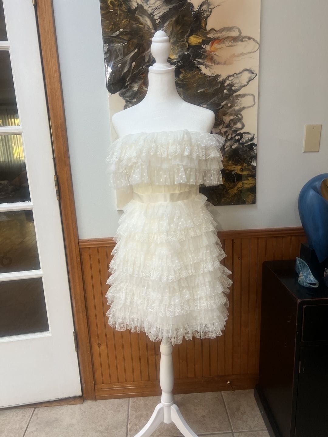 BCBGMAXAZAZARIA Flounce Tier Lace Dress NWT...