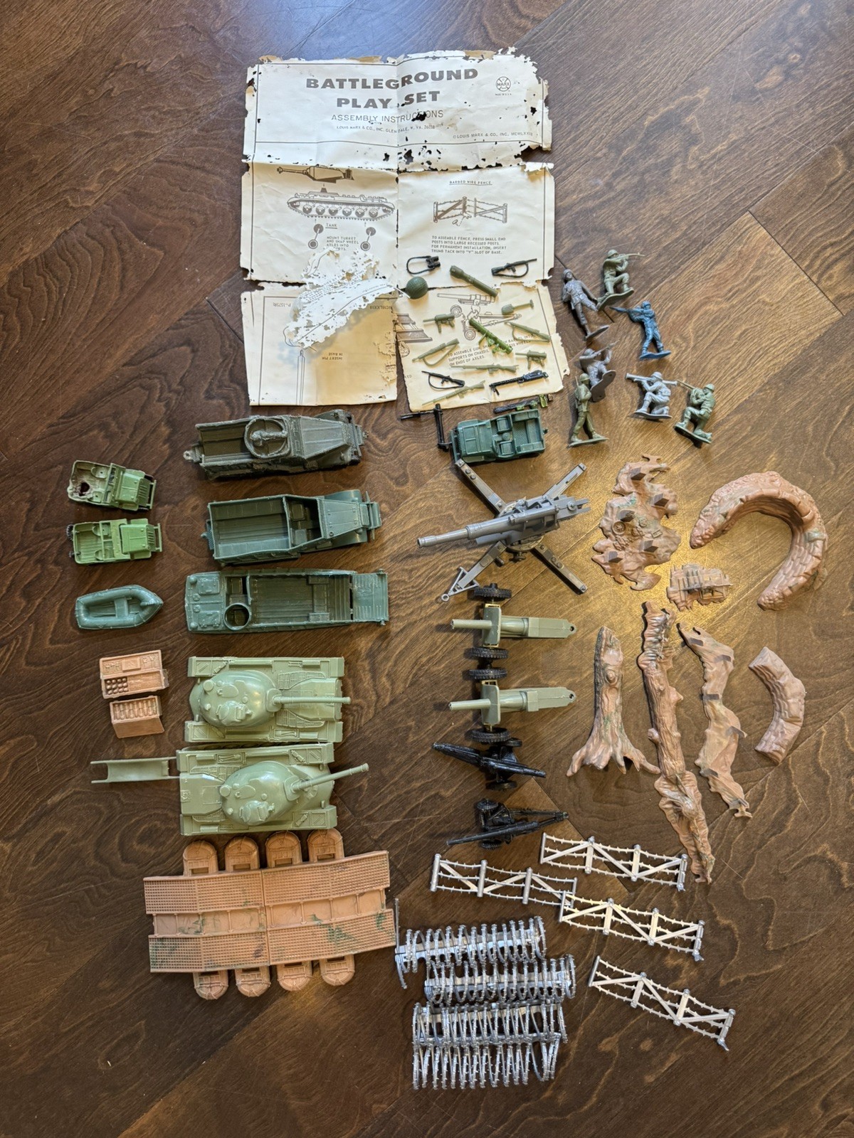 Vintage USA WWII MARX Battleground Playset - Vehicles - Parts - Weapons & Manual Vintage USA WWII MARX Battleground Playset - Vehicles - Parts - Weapons & Manual