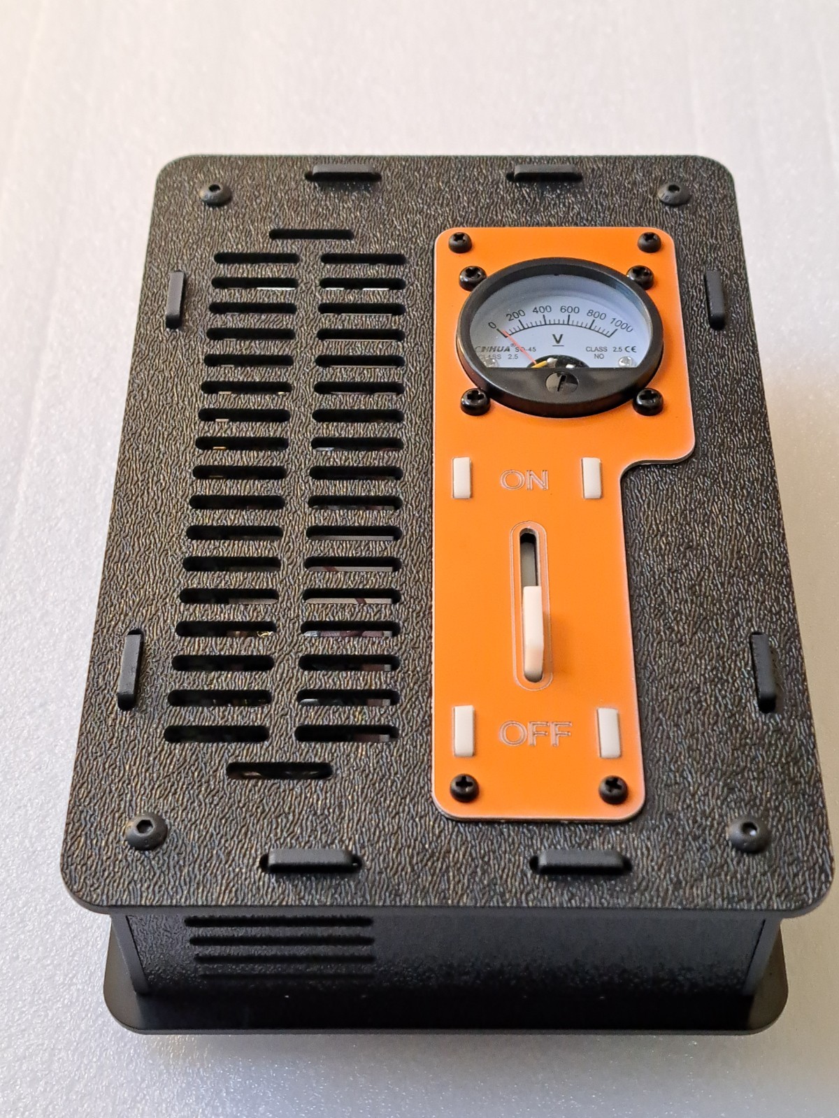 capacitor discharge tool with voltmeter