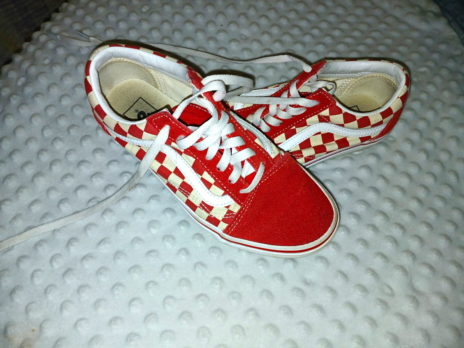 VANS Classic Red/White Checkerboard Low Top Lace-Up Canvas Sneakers