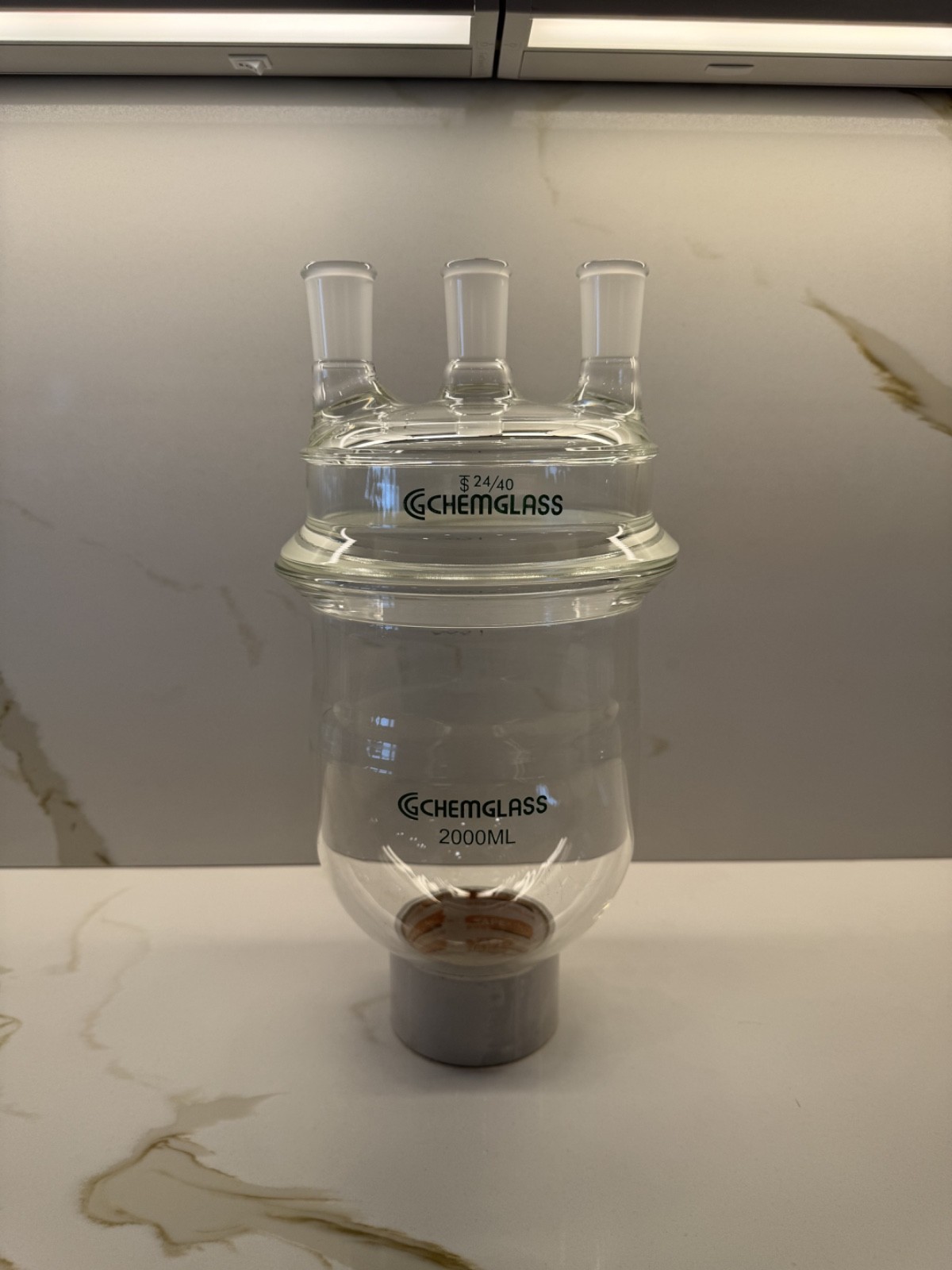 CHEMGLASS REACTION VESSELS, CYLINDRICAL AND 3-NECK LID - 2000ML CHEMGLASS REACTION VESSELS, CYLINDRICAL AND 3-NECK LID - 2000ML
