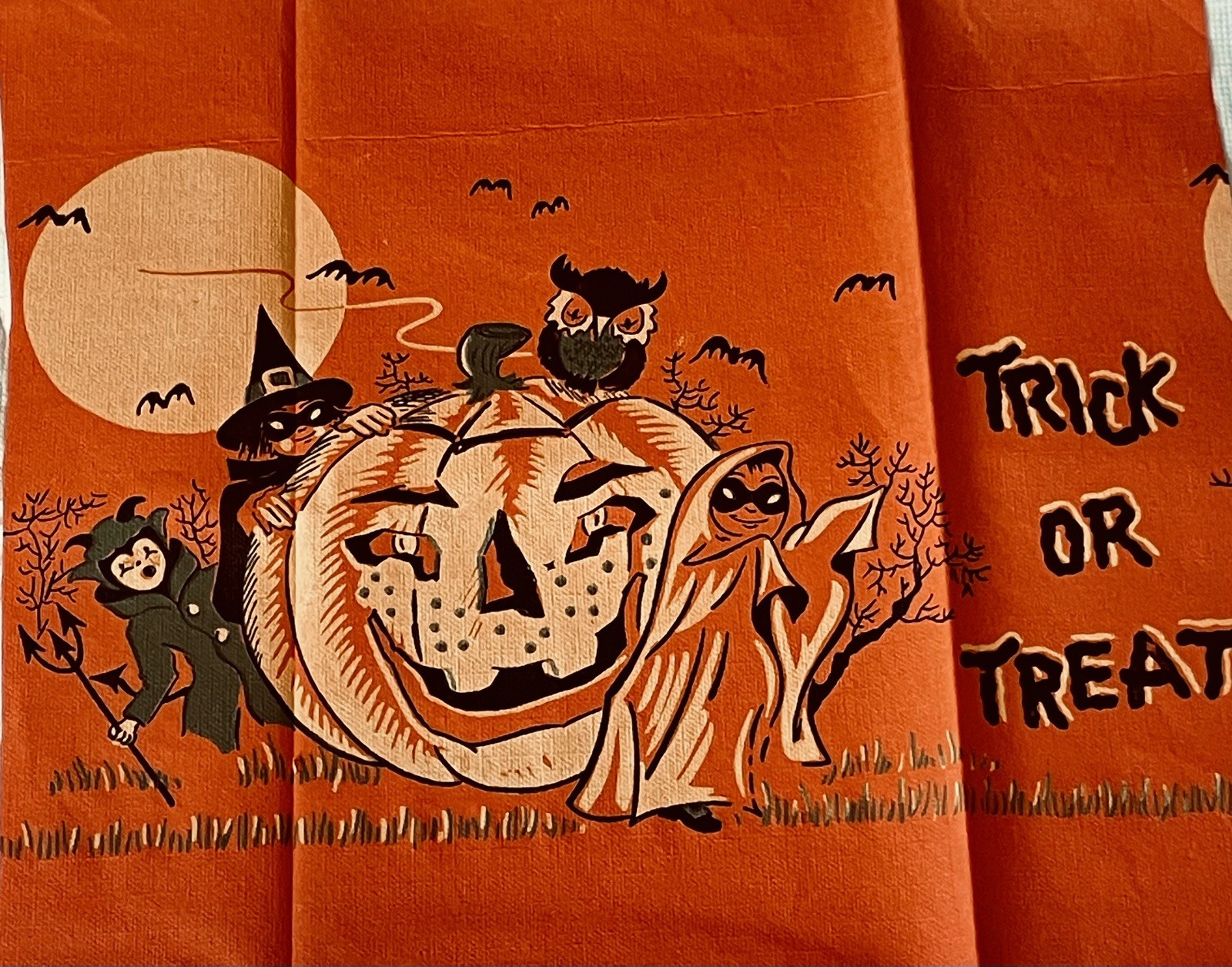 1 Rare Vintage Tuttle Halloween Crepe Paper Tote 13x18” panel precut pieces NOS 1 Rare Vintage Tuttle Halloween Crepe Paper Tote 13x18” panel precut pieces NOS