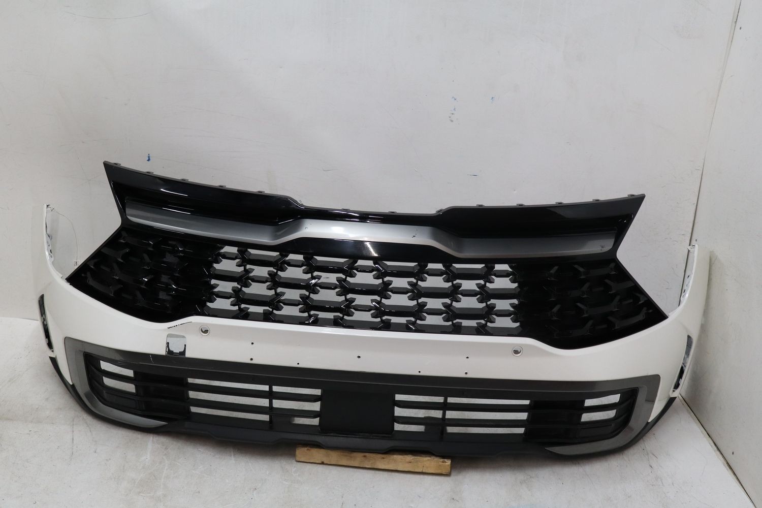 2023-2025 KIA SPORTAGE Front Bumper Assembly Pearl White Gas Korean Park Assist