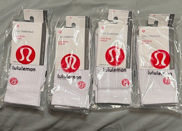 lululemon Logo Ribbed Crew Socks 4 Pairs White Women’s Size M Solid Opaque lululemon Logo Ribbed Crew Socks 4 Pairs White Women’s Size M Solid Opaque