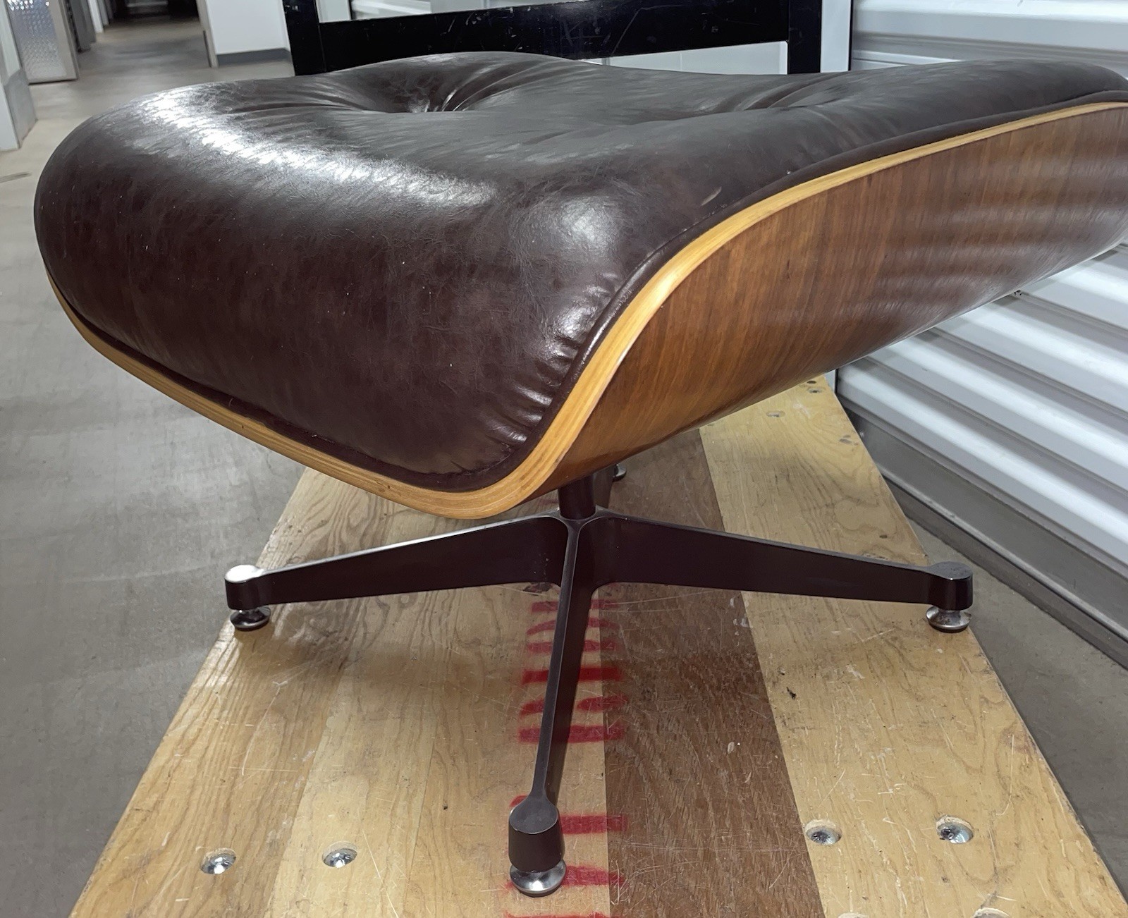 Herman Miller Eames Bent Wood 671 Ottoman Herman Miller Eames Bent Wood 671 Ottoman