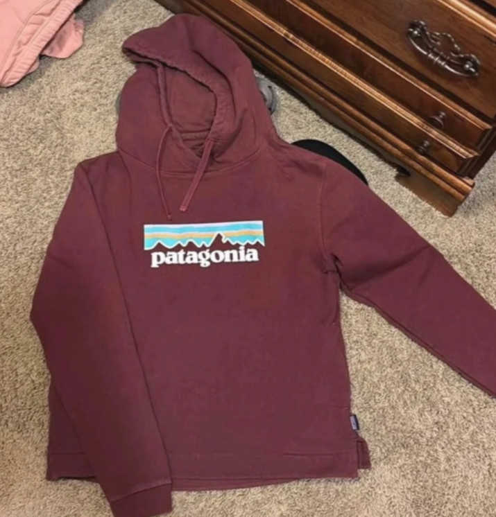Patagonia P-6 Logo Uprisal Hoodie Women’s M Burgundy Pullover Sweatshirt Patagonia P-6 Logo Uprisal Hoodie Women’s M Burgundy Pullover Sweatshirt