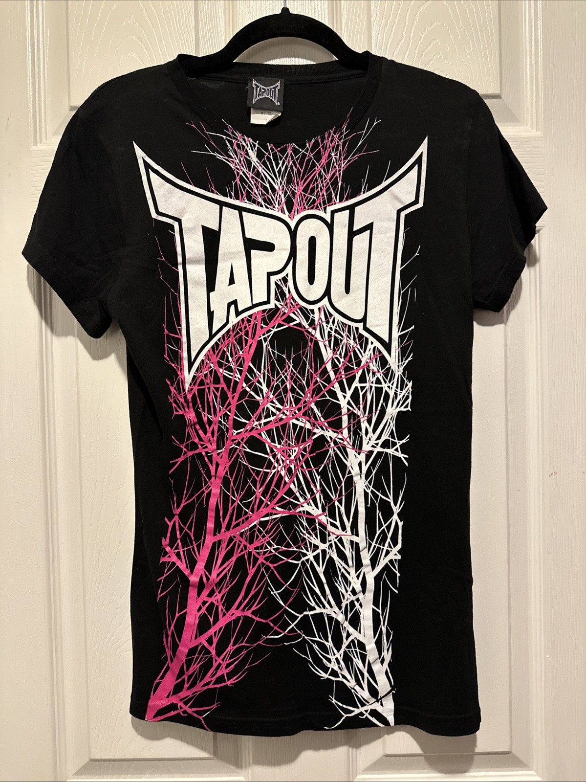 Vintage Y2K Women’s Tapout shirt large NWOT