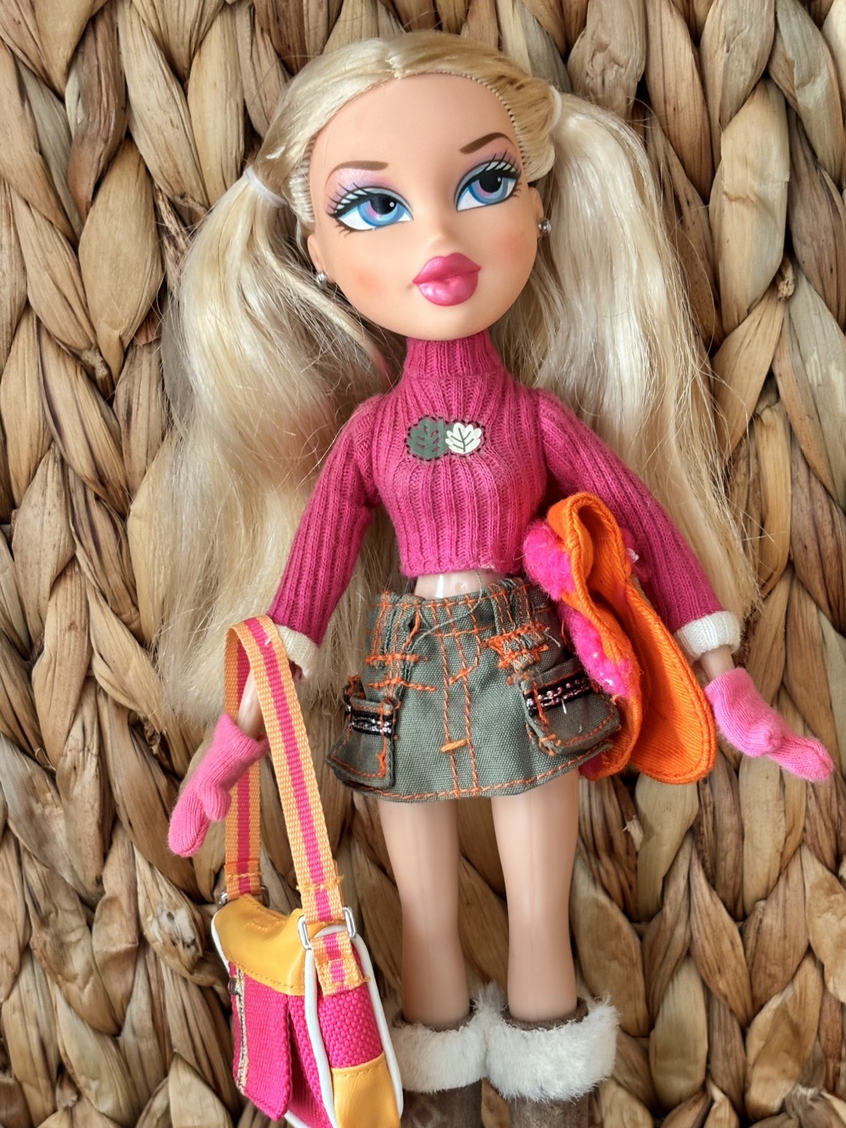 Vtg HTF 2005 MGA Bratz Campfire Cloe Doll, Outfit & Accessories Vtg HTF 2005 MGA Bratz Campfire Cloe Doll, Outfit & Accessories