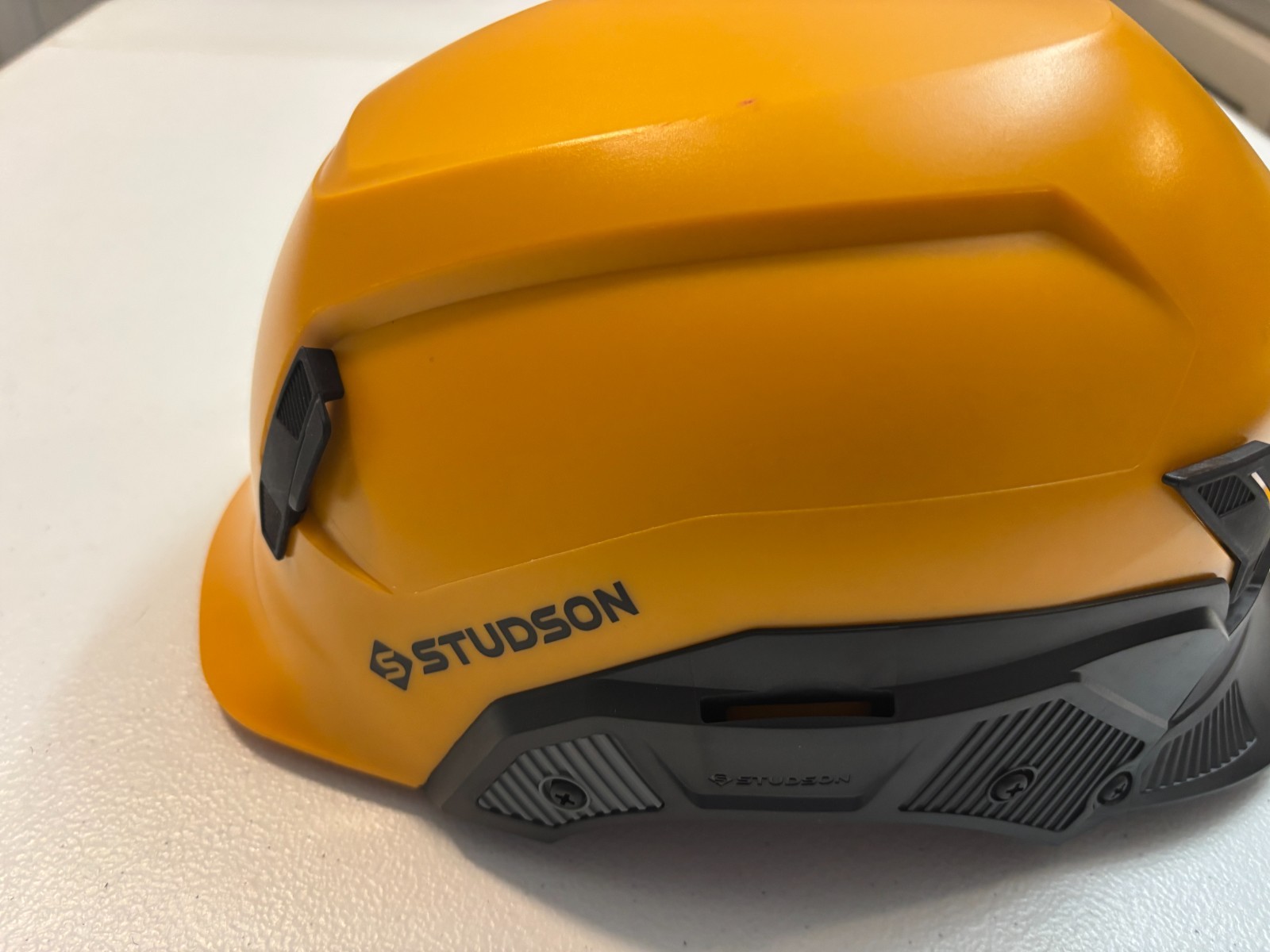 STUDSON SHK-1 Non-Vented Safety Helmet - Type 2 Class E Med Orange STUDSON SHK-1 Non-Vented Safety Helmet - Type 2 Class E Med Orange