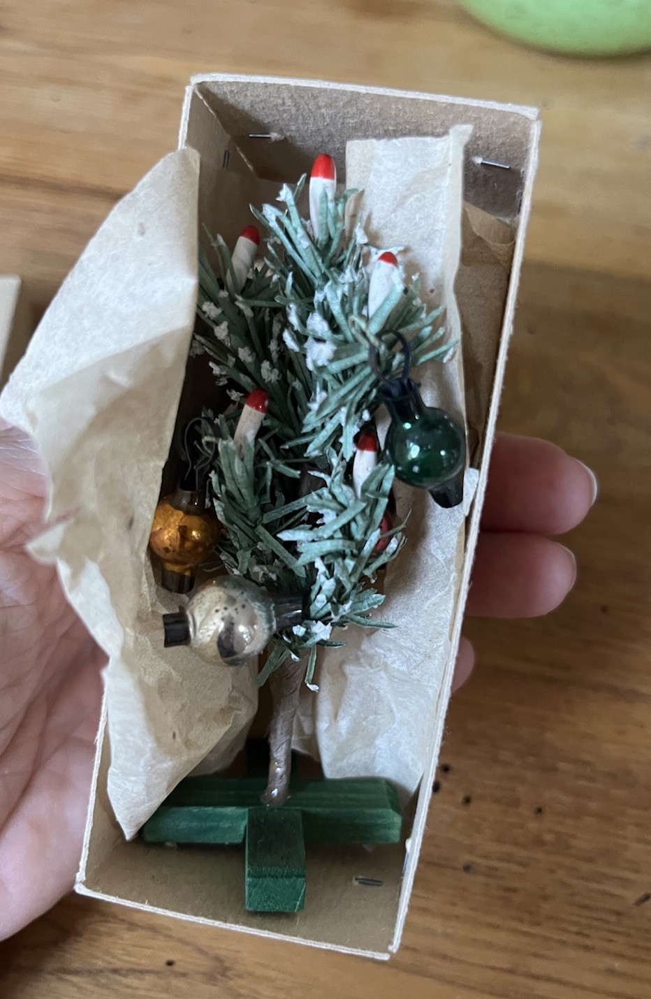 RARE VINTAGE EAST GERMAN SHACKMAN MINIATURE DOLL HOUSE CHRISTMAS TREE IN BOX