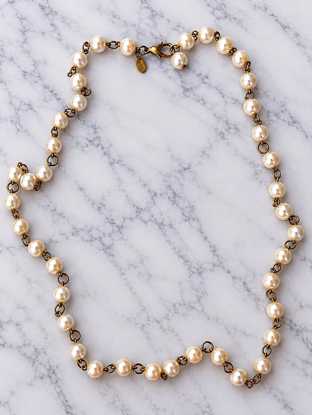 Vintage Long Faux Pearl & Gold Tone Link Necklace Vintage Long Faux Pearl & Gold Tone Link Necklace