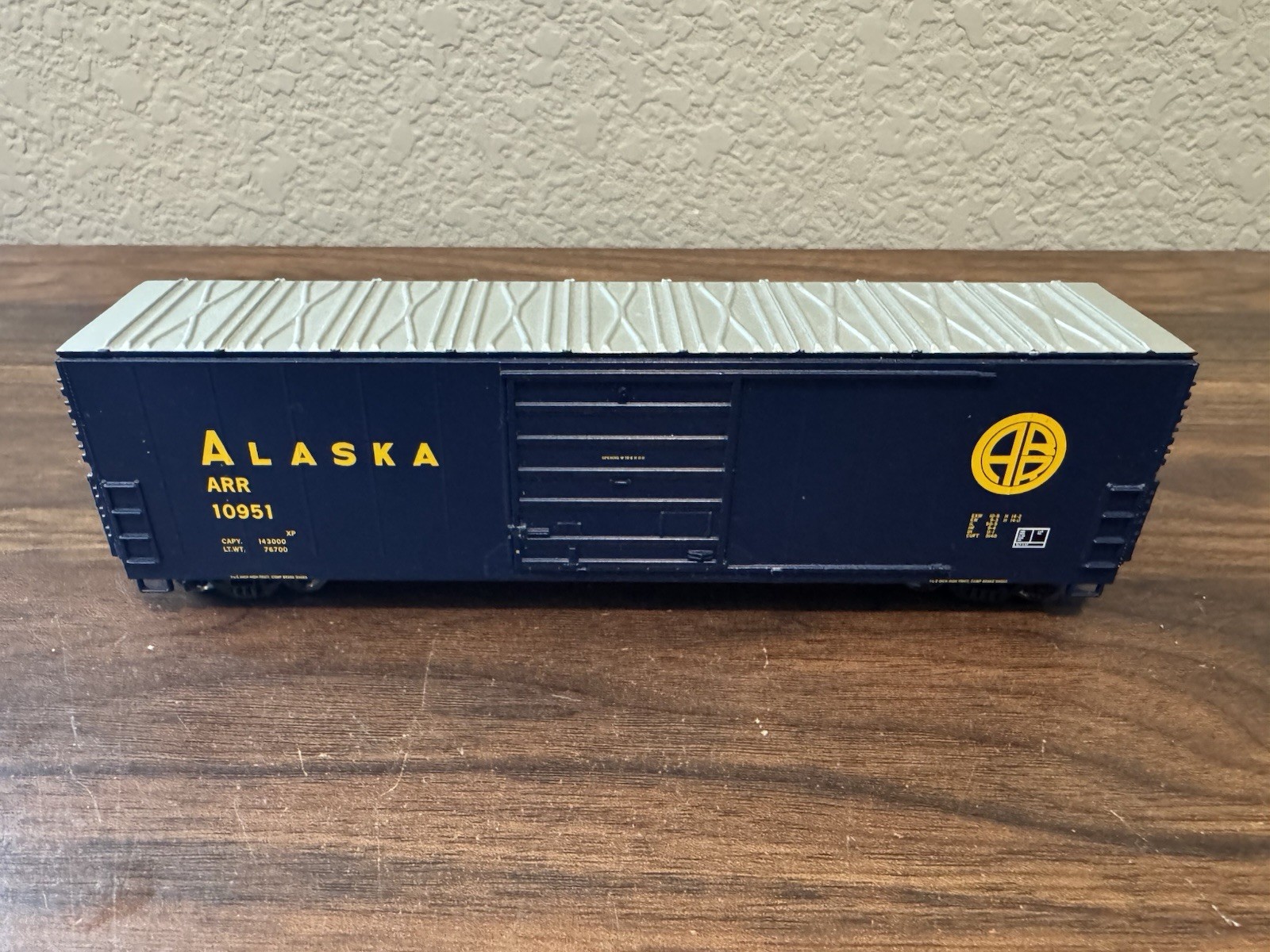 Walthers HO Scale Alaska Railroad (ARR) 50’ Box Car with Metal Wheels & KDs Walthers HO Scale Alaska Railroad (ARR) 50’ Box Car with Metal Wheels & KDs
