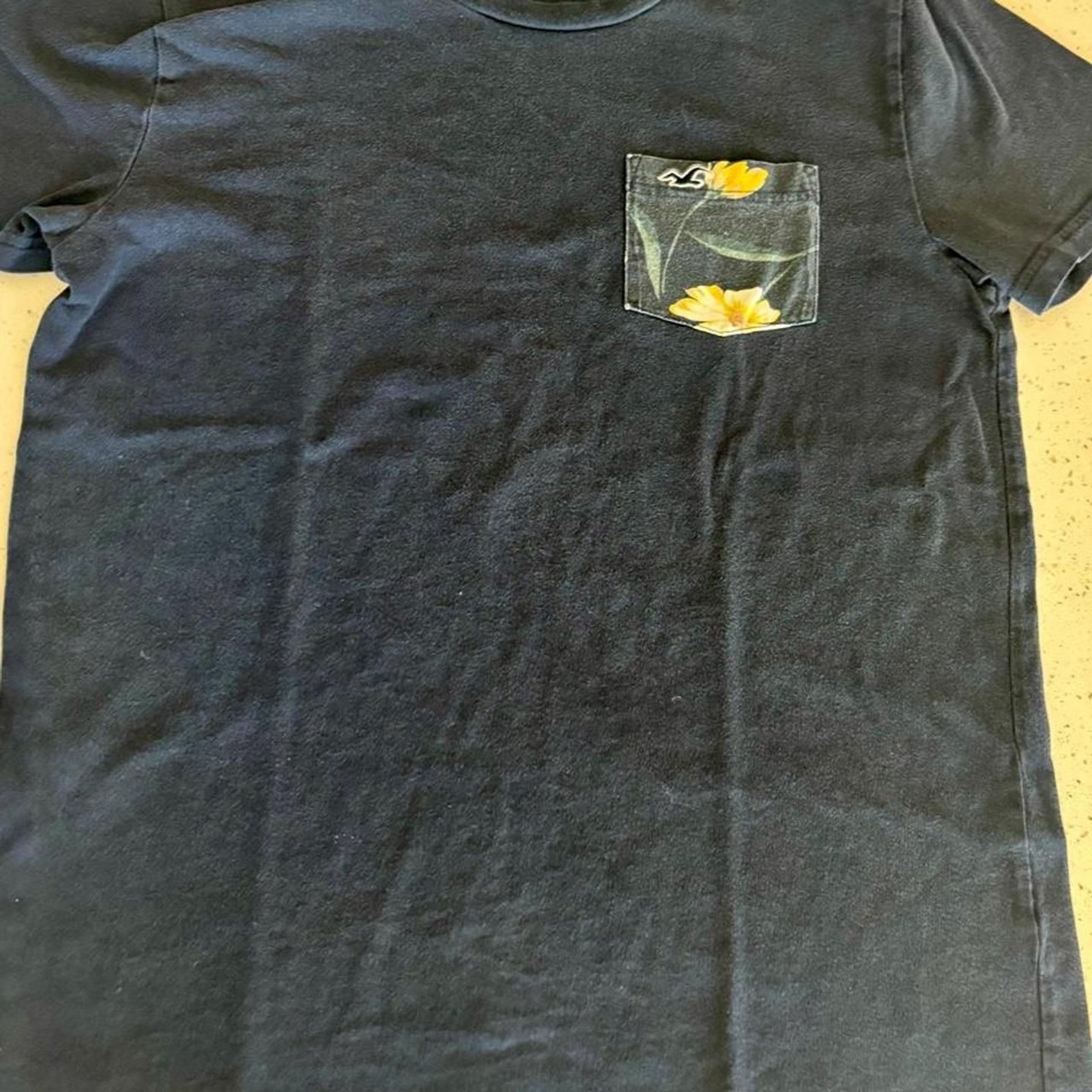 Hollister-co Men\'s Black and Navy Shirt