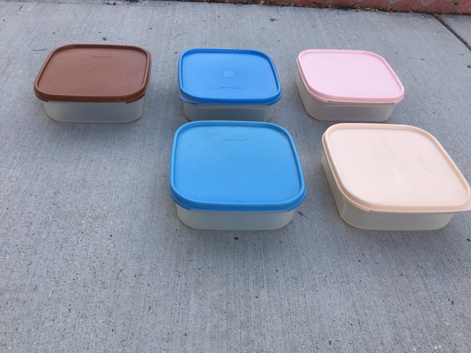 Vintage Tupperware Modular Mates Square 1619 with lids (pre-owned)