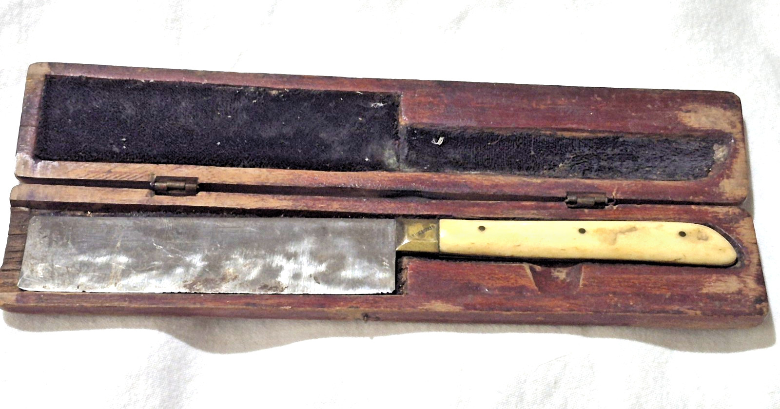 Antique G. Grunewald Shochet Chalif Jewish Ritual Knife & Fitted Wood Case