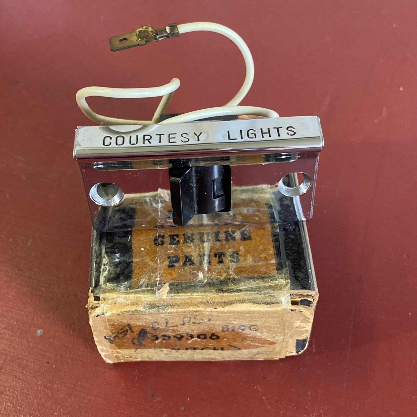 1957 1958 OLDSMOBILE CHROME COURTESY LIGHT SWITCH NOS GM 569306 1957 1958 OLDSMOBILE CHROME COURTESY LIGHT SWITCH NOS GM 569306