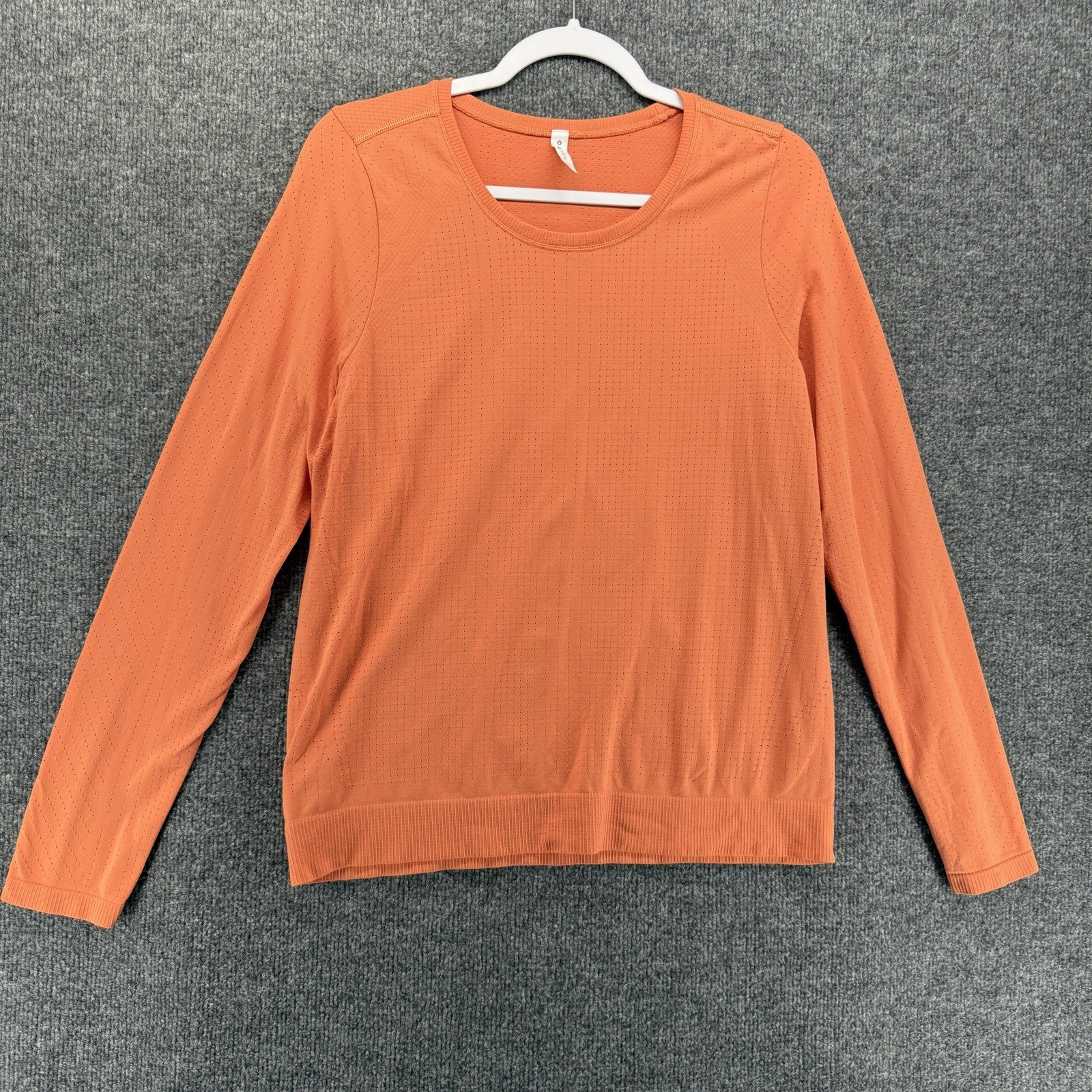Athleta Top Size L Orange In Motion Seamless Long Sleeve Athleisure Gym Workout Athleta Top Size L Orange In Motion Seamless Long Sleeve Athleisure Gym Workout