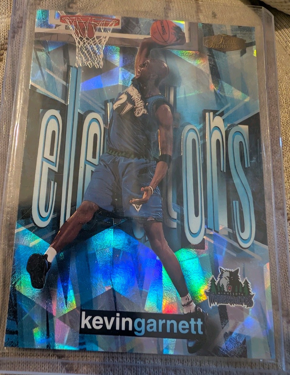 1999-00 Fleer Flair Showcase Kevin Garnett Elevators Refractor #8E Timberwolves 1999-00 Fleer Flair Showcase Kevin Garnett Elevators Refractor #8E Timberwolves