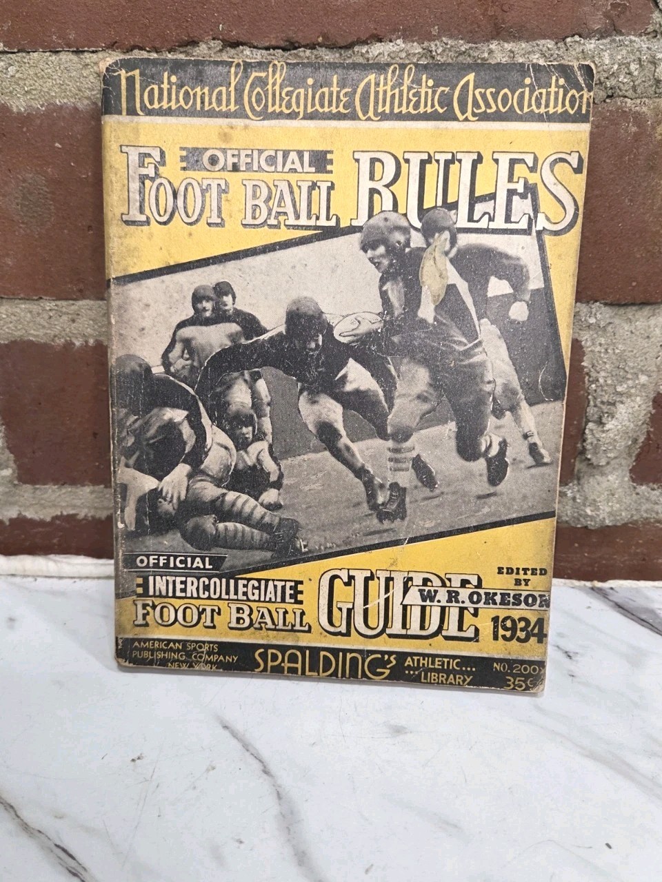 1934 Spalding\'s Football NCAA Official Intercollegiate Guide and Rules Book 1934 Spalding\'s Football NCAA Official Intercollegiate Guide and Rules Book