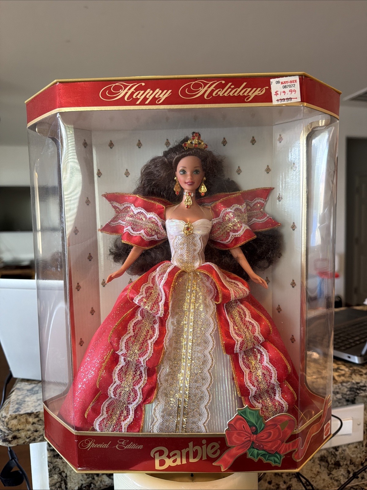 Happy Holidays Barbie Doll 1997 - #17832 (Mattel) NRFB Happy Holidays Barbie Doll 1997 - #17832 (Mattel) NRFB