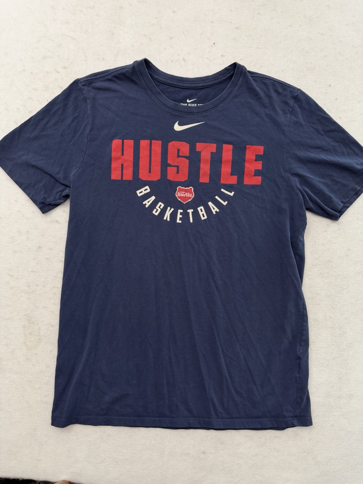 Nike Memphis Hustle G-League Men’s Large Dri-fit T-shirt Center Swoosh RARE Nike Memphis Hustle G-League Men’s Large Dri-fit T-shirt Center Swoosh RARE