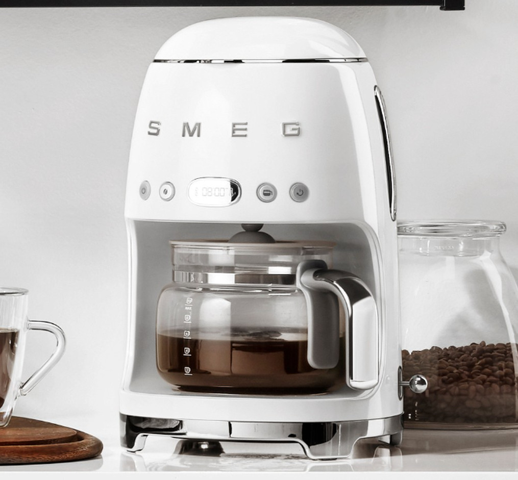 SMEG DCF02 Drip Coffee Maker 10-Cup 1050W White Glossy Automatic SMEG DCF02 Drip Coffee Maker 10-Cup 1050W White Glossy Automatic