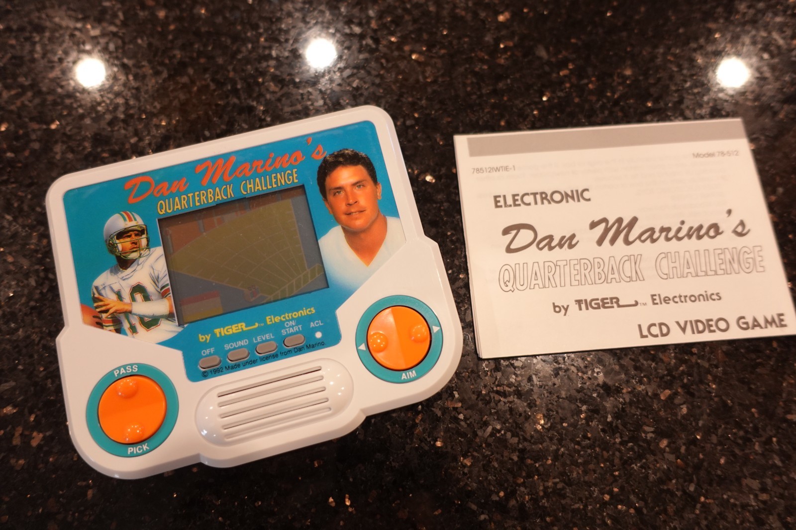 Vintage Dan Marino\'s FOOTBALL by  TIGER Handheld Electronic LCD  Video game D7