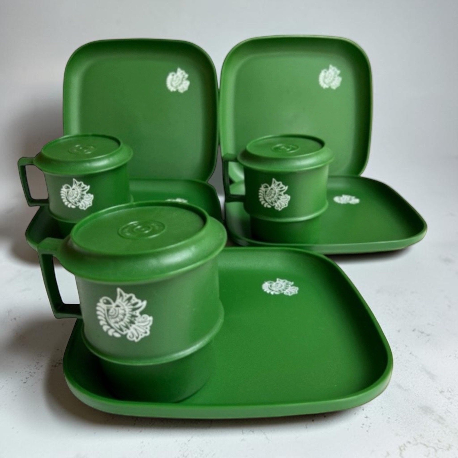 Vintage Tupperware Avocado Green Dove Snack Set 11 Pc Mugs Plates 1970s