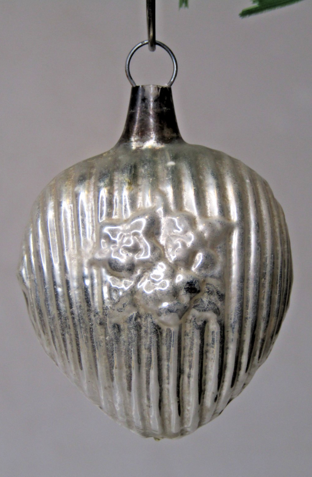 Antique VTG Glass FLOWER Embossed Ribbed HEART Christmas Ornament Germany