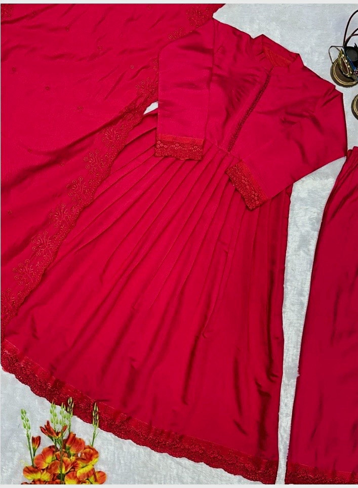 Women’s Vintage Red Anarkali Gown & With Full Set Women’s Vintage Red Anarkali Gown & With Full Set