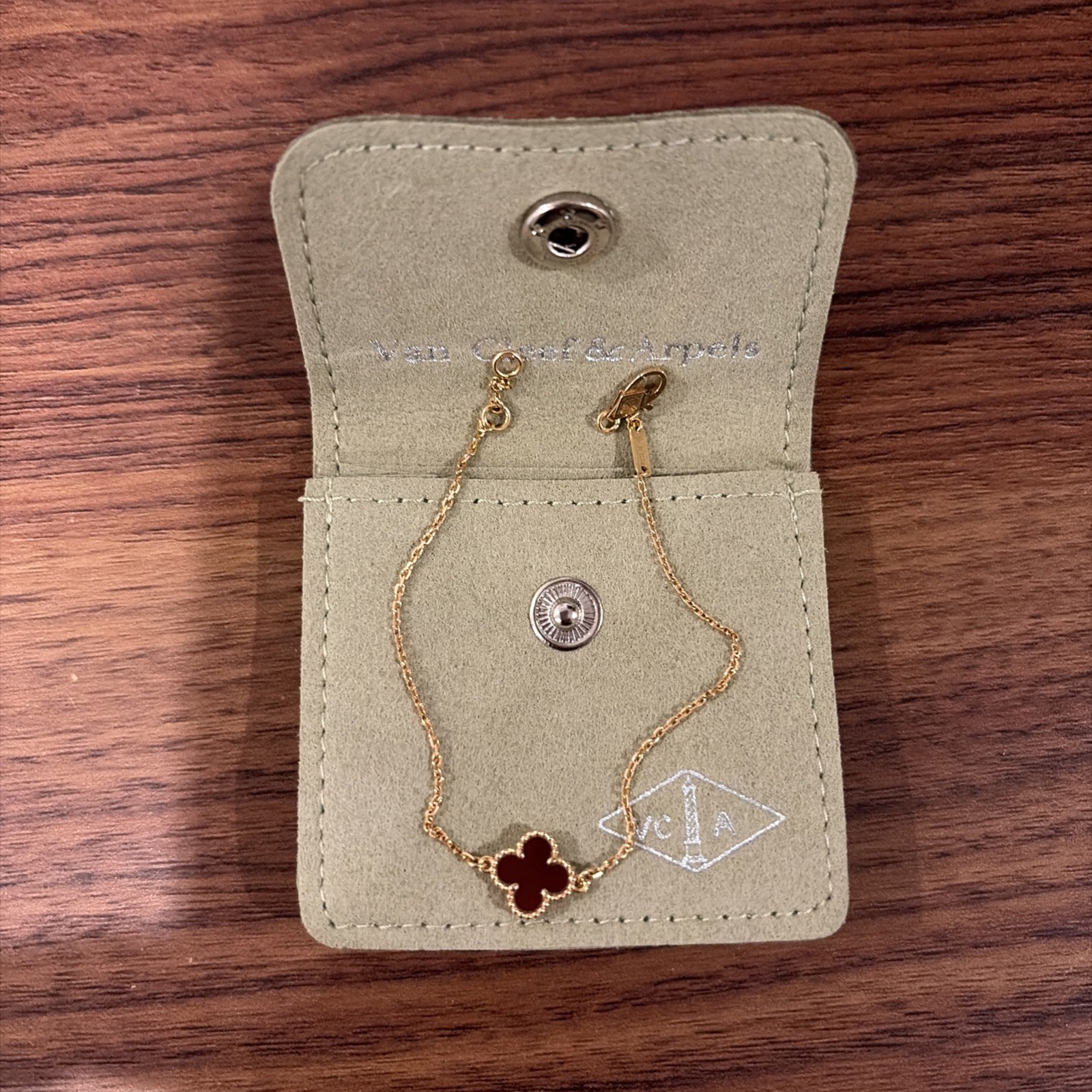 Van Cleef Arpels Sweet Alhambra Bracelet 18k Rose Gold Carnelian GREAT CONDITION Van Cleef Arpels Sweet Alhambra Bracelet 18k Rose Gold Carnelian GREAT CONDITION