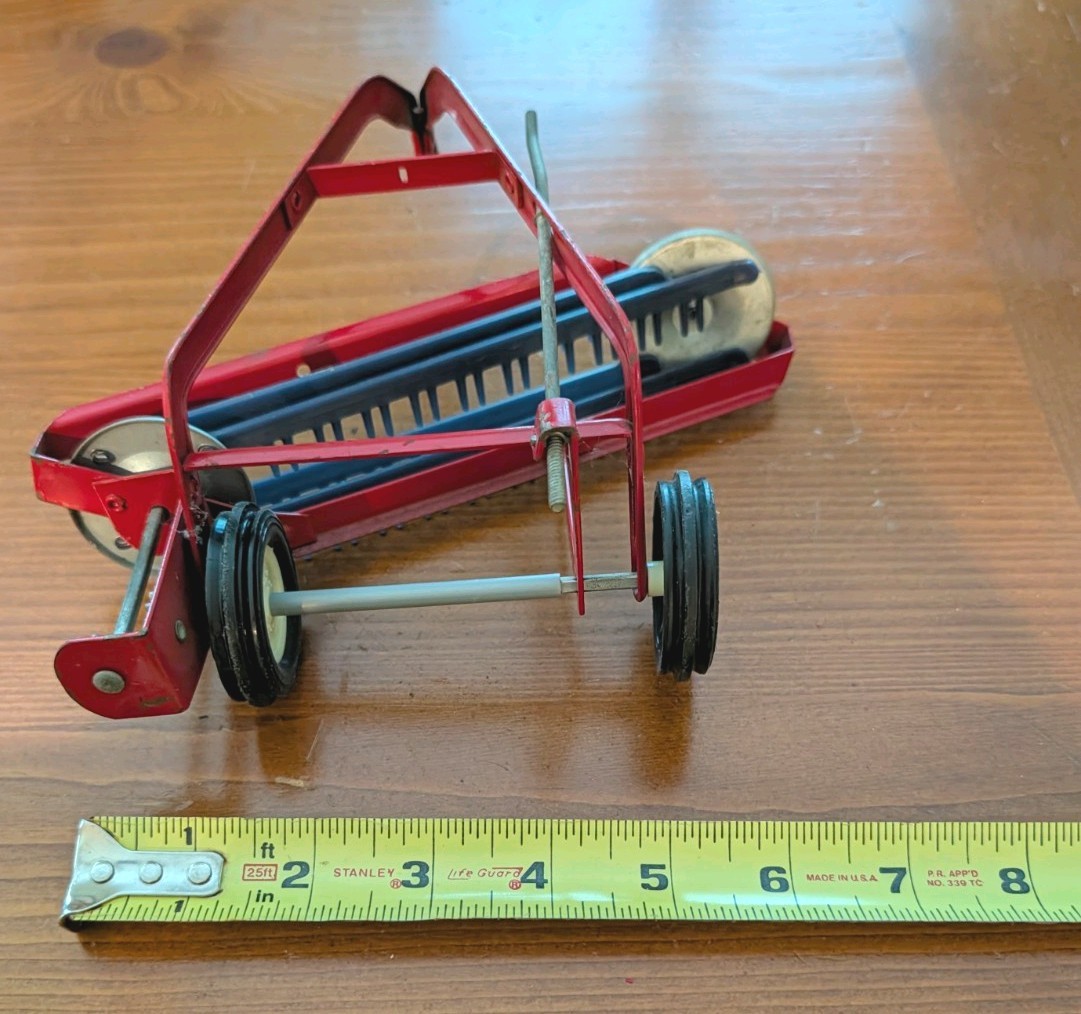 Vintage Ertl International Red Hay Rake 1/16 Farm Toy 1970\'s Vintage Ertl International Red Hay Rake 1/16 Farm Toy 1970\'s