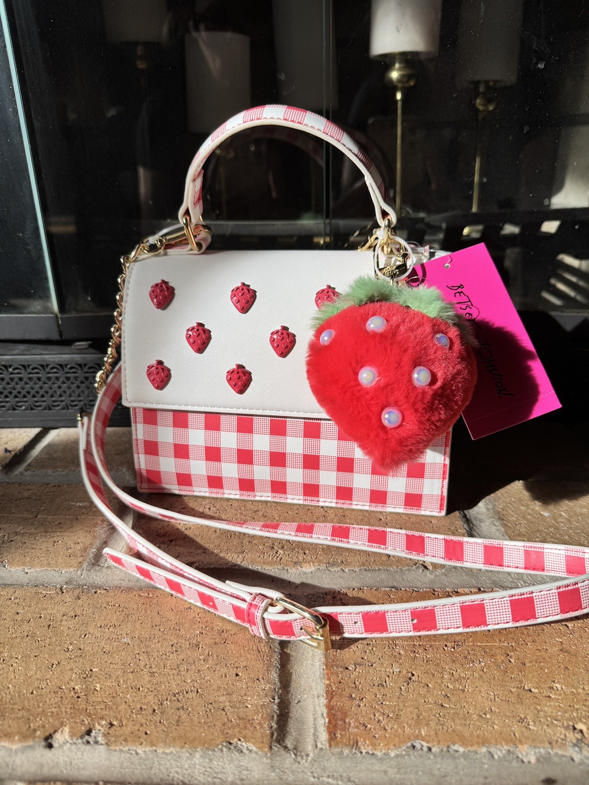 BETSEY JOHNSON \