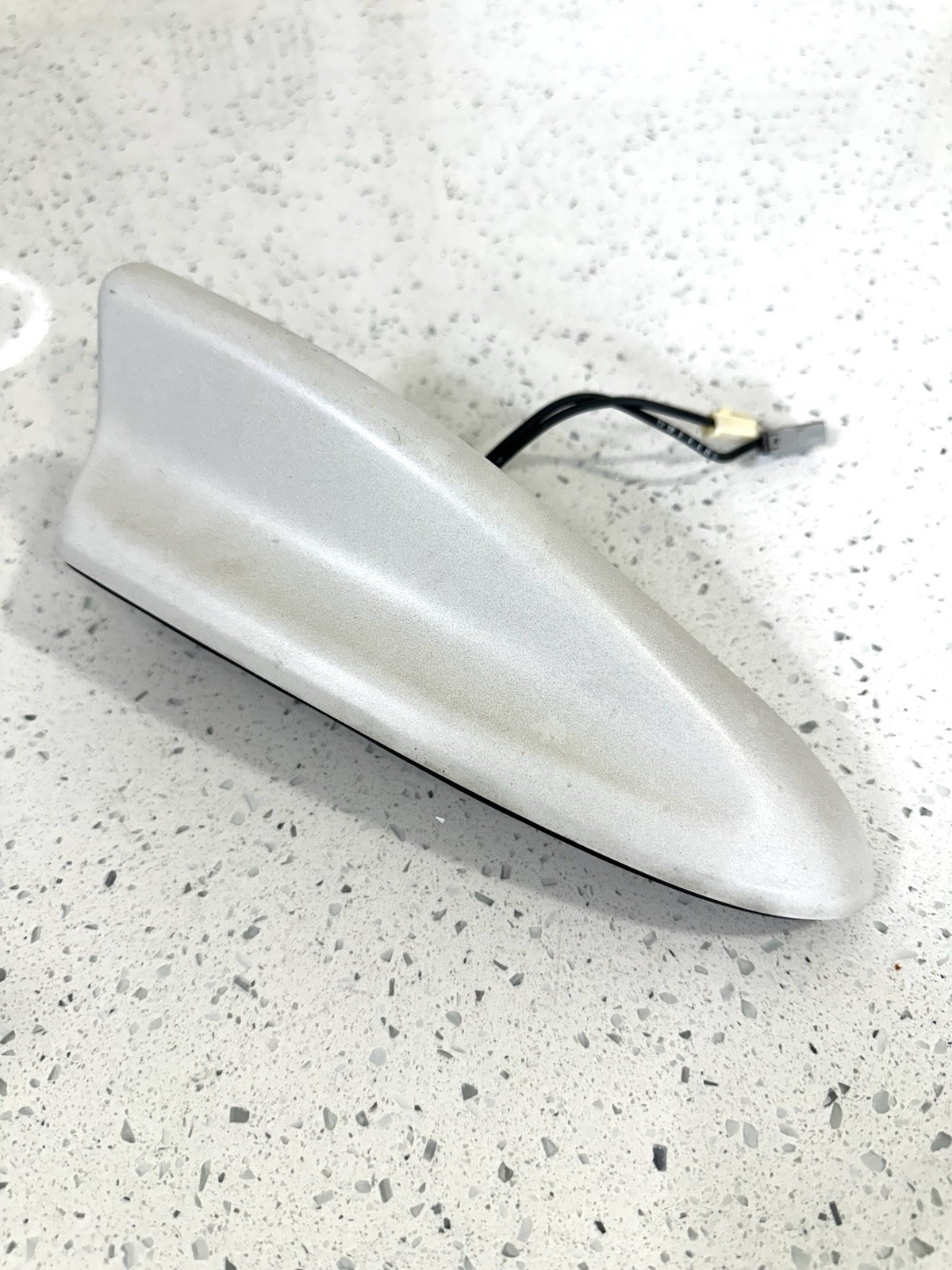 2017-2023 MITSUBISHI OUTLANDER SPORT ROOF EXTERIOR SHARK FIN ANTENNA OEM White 2017-2023 MITSUBISHI OUTLANDER SPORT ROOF EXTERIOR SHARK FIN ANTENNA OEM White