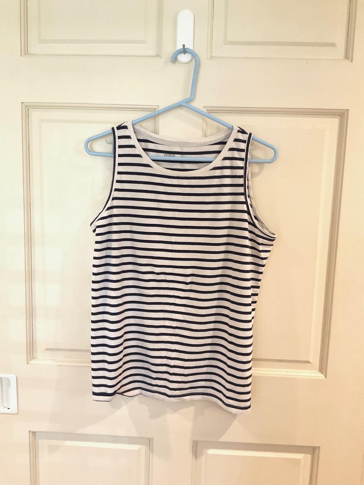 Pact organic cotton striped crewneck tank top navy and white size L Pact organic cotton striped crewneck tank top navy and white size L