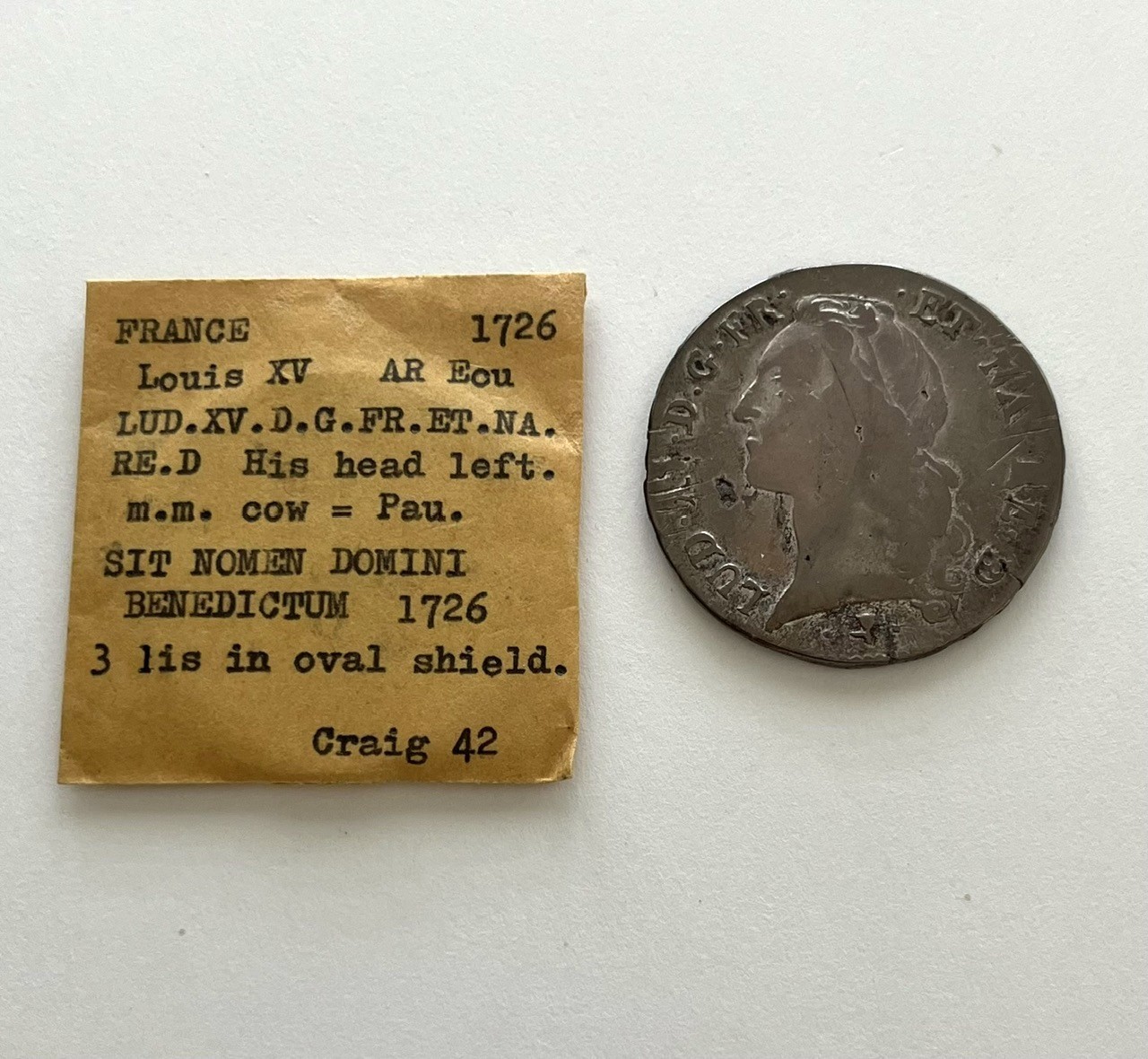 1726 French Silver 1 Écu coin featuring King Louis XV 1726 French Silver 1 Écu coin featuring King Louis XV