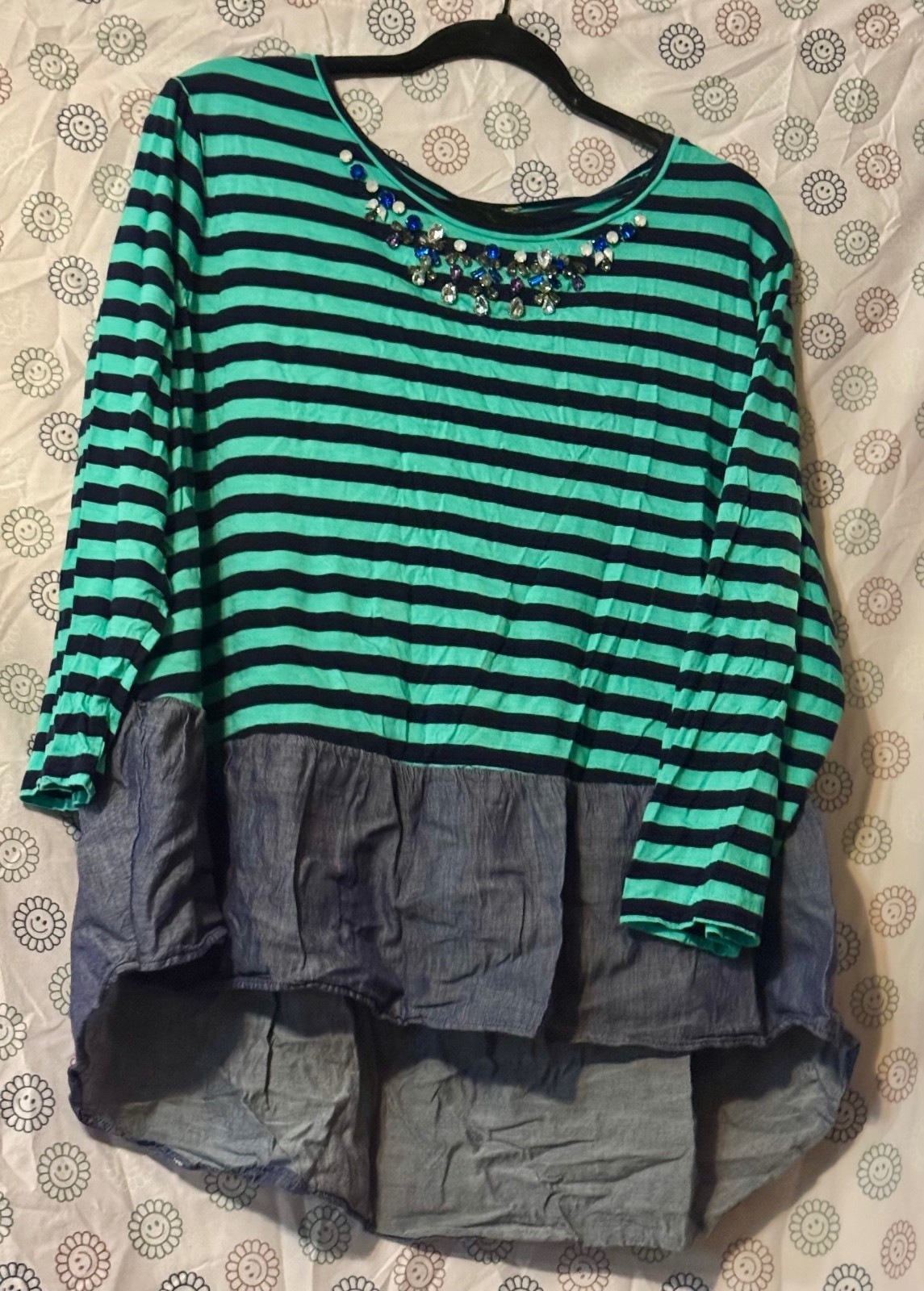 Crown & Ivy Women’s 2X Green Navy Striped Embellished Ruffle Hem Tunic Top Crown & Ivy Women’s 2X Green Navy Striped Embellished Ruffle Hem Tunic Top