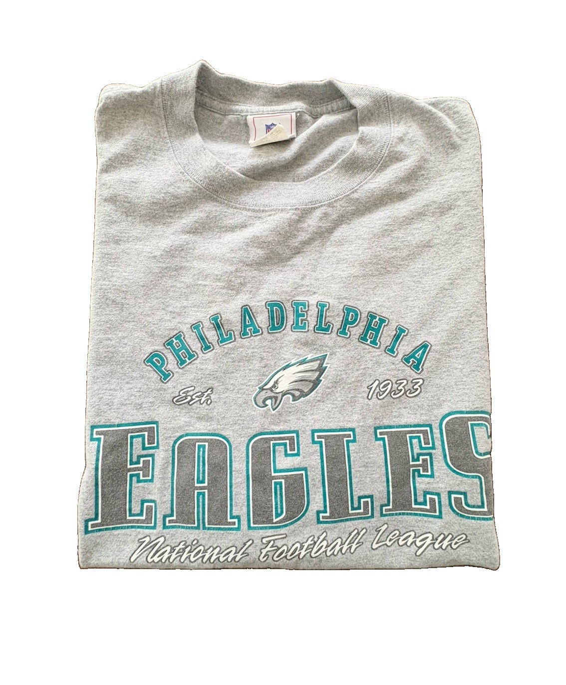 VTG 2004 NFL Philadelphia Eagles Est. 1933 Logo Heavyweight T-shirt Gray Sz. XL VTG 2004 NFL Philadelphia Eagles Est. 1933 Logo Heavyweight T-shirt Gray Sz. XL