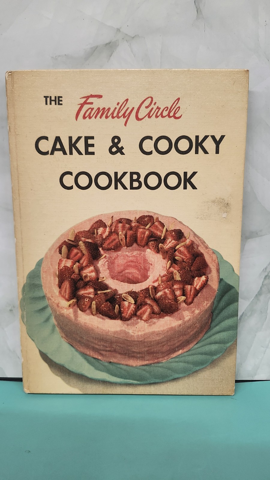 Family Circle Cake and Cooky Cookbook | 1953 | Vtg | Strawberry Delight